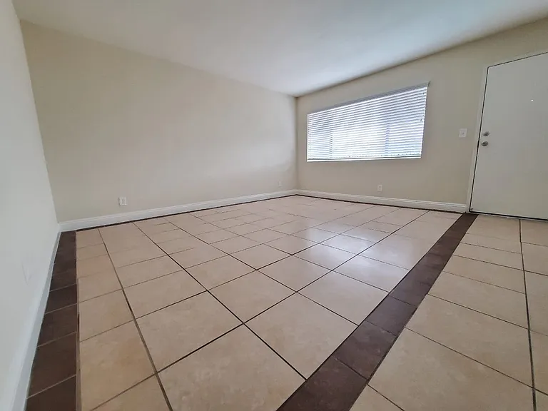 Villa Gardens Apts - Carmel Palm, LP — Photo 9
