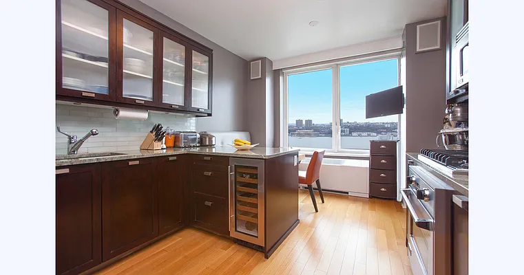 Rented by BLU Real Estate | media 9