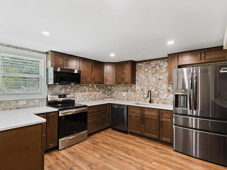1524 SW 37th Ave — Photo 30