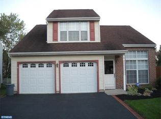 8 Tudor Dr, Burlington, NJ 08016