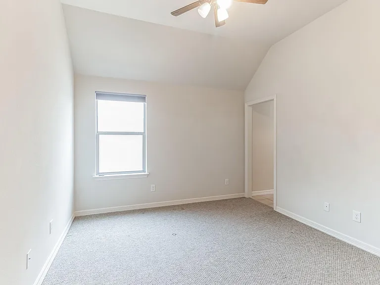 208 Angus Dr — Photo 10