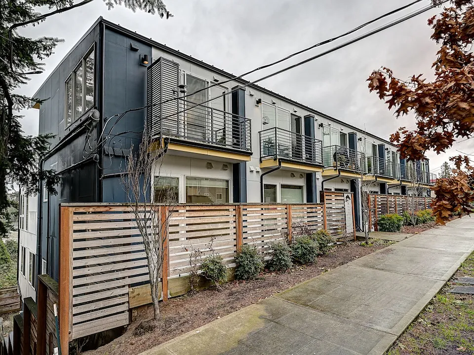 2263 14th Ave W