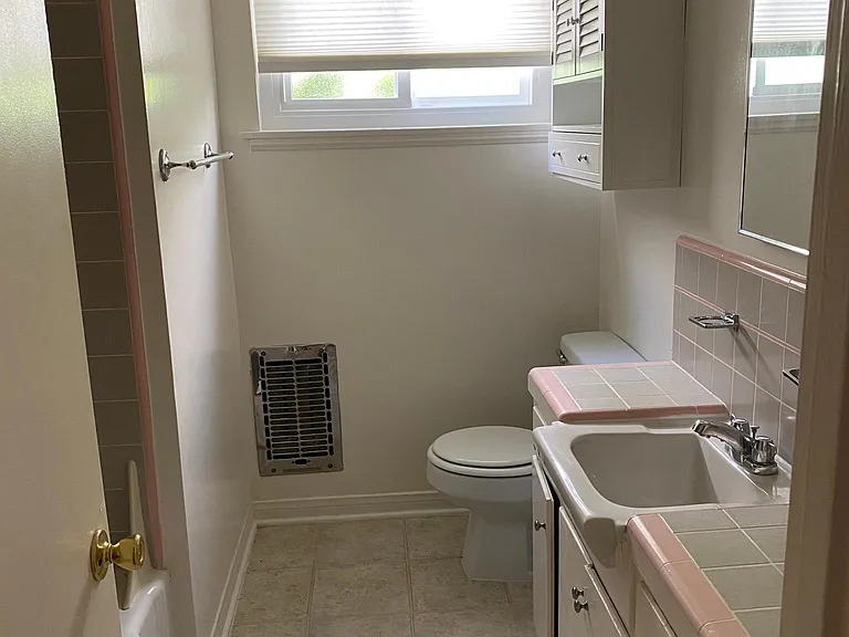 1221 Franklin St #3 — Photo 6