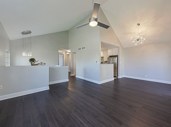 4th image of 2621 Woodmere Dr