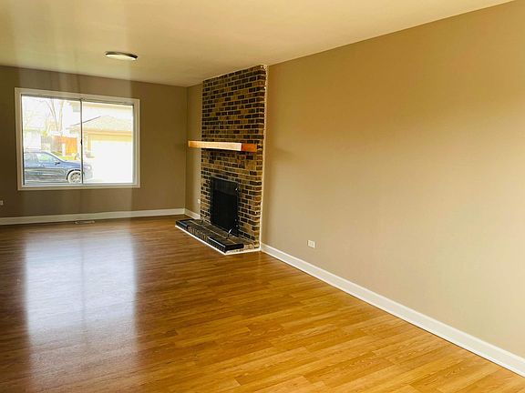 5th image of 2369 Vista Dr