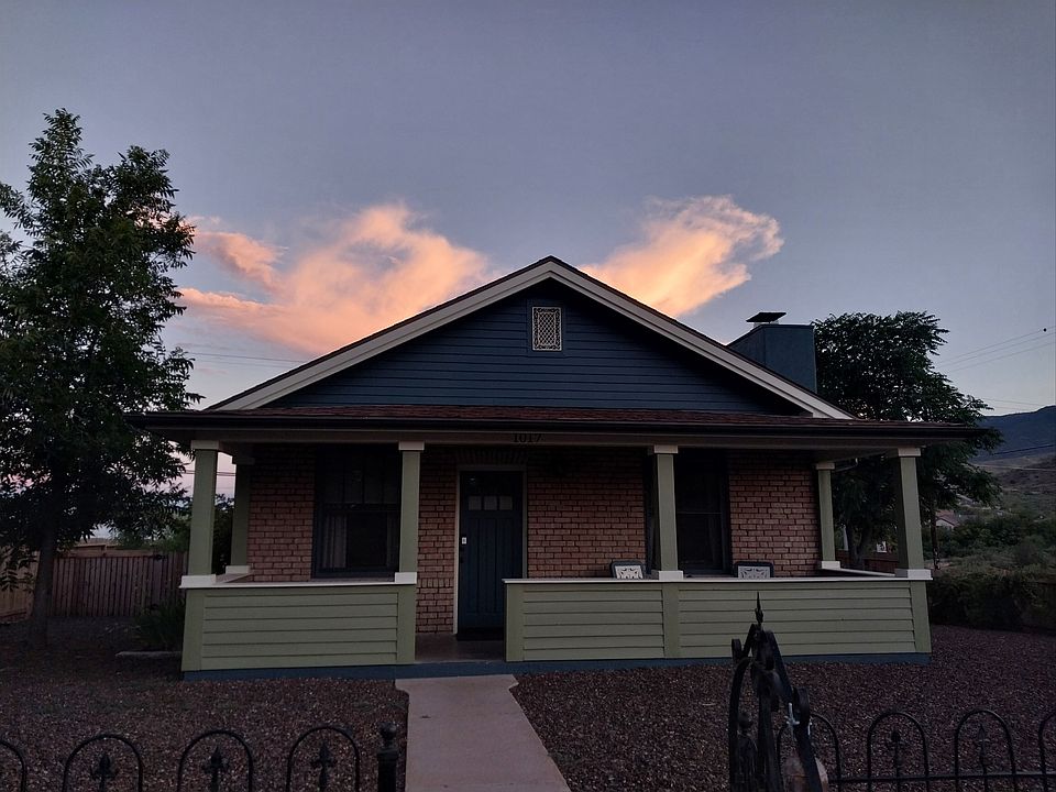 Historic craftsman bungalow in the sunset