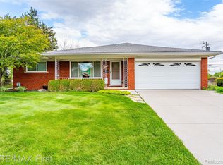 31308 Jay Dr, Warren, MI 48093