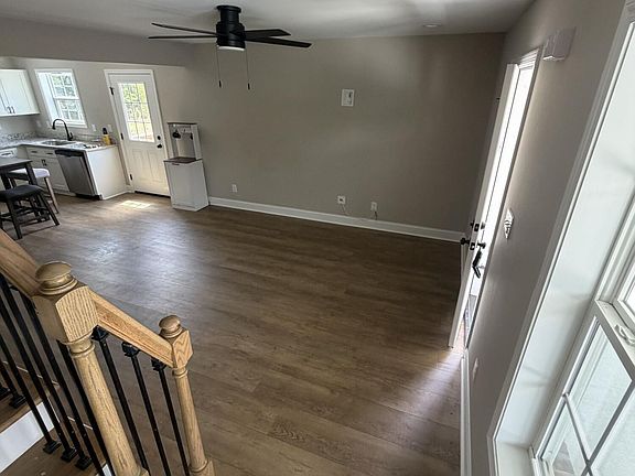 4th image of 334 N Wright Rd