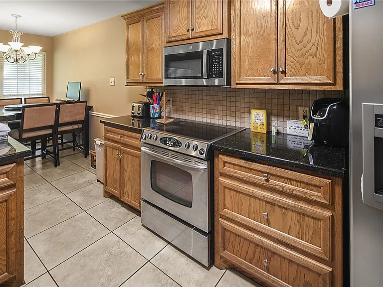 335 Robelmont Dr — Photo 12