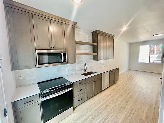 2nd image of 5040 SE 38th Ave #5044