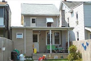 2nd image of 1809 Center St
