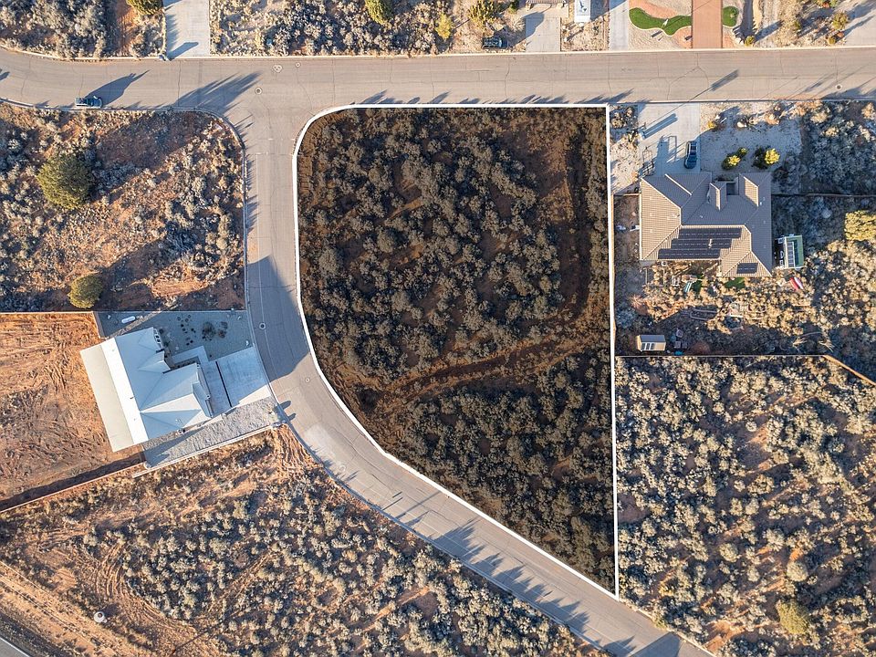 2nd image of 1088 E Manzanita Dr #1