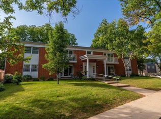 6 Heritage Cir APT 1, Madison, WI 53711