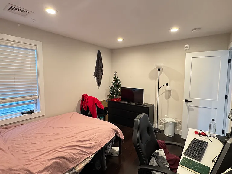 1 Cedar St #1 — Photo 59