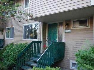 4621 Hoskins Rd, North Vancouver, BC V7K 2R2