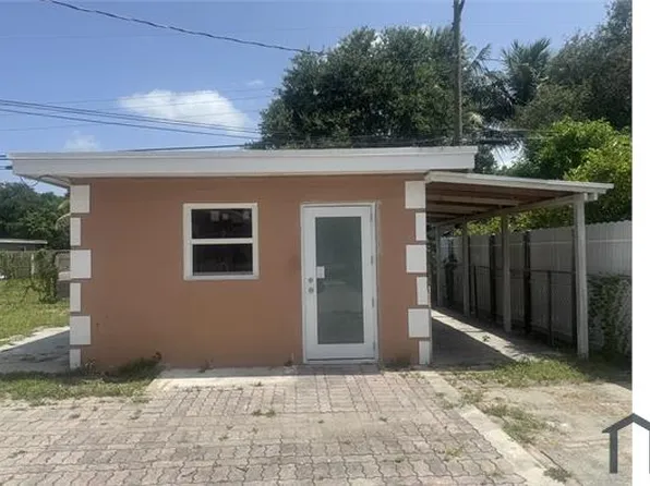 1040 NW 140th St, Miami, FL 33168
