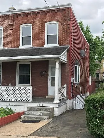 736 5th St photo 1