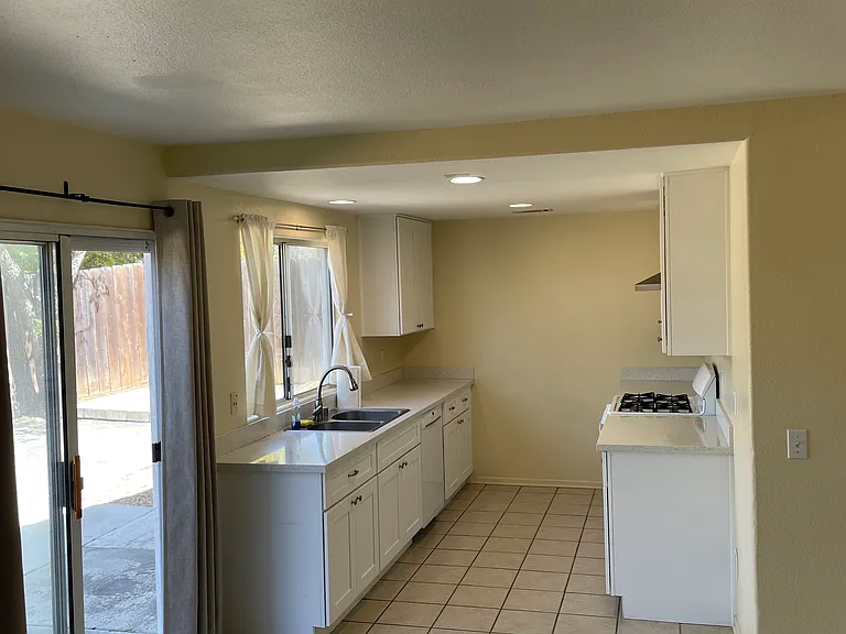 326 Old Stage Ct — Photo 8