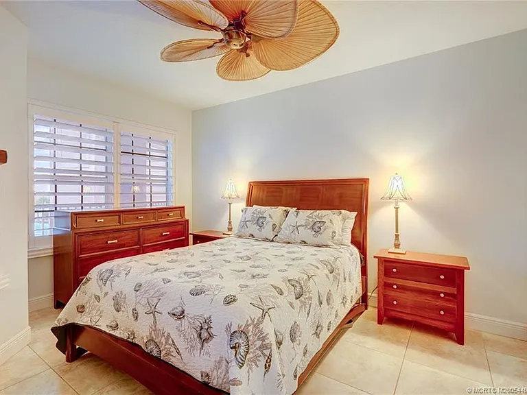 5750 NE Island Cove Way #3302 — Photo 7