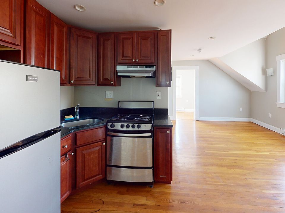 1st image of 4 Boylston Pl #3