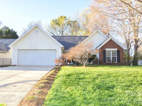 504 Bass Ln, Charlotte, NC 28270
