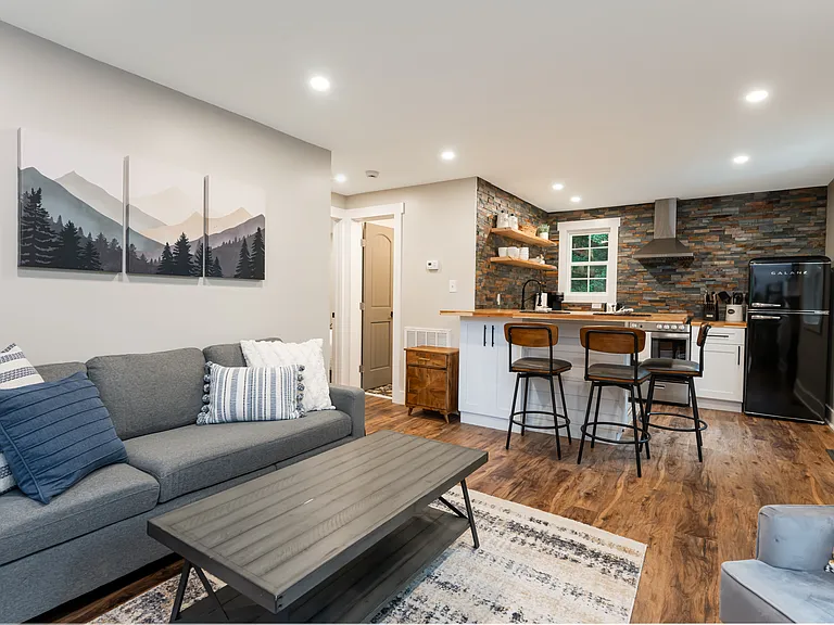 104 Pine Tree Dr — Photo 8