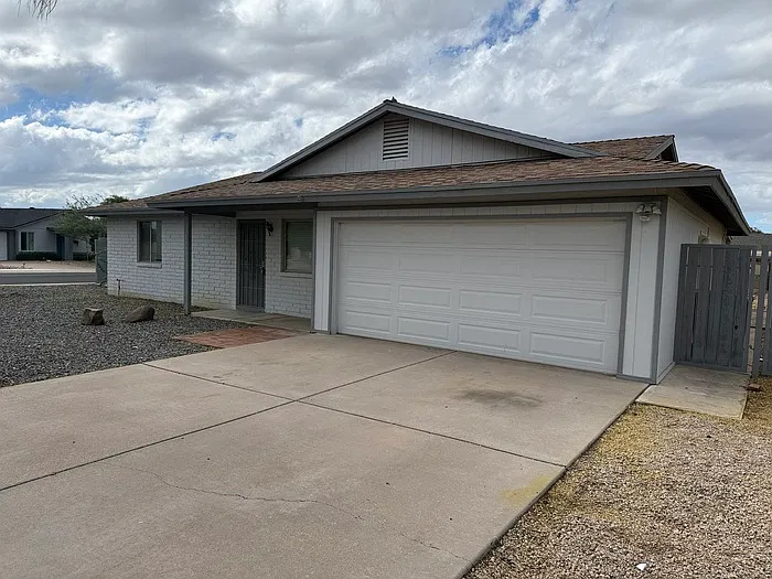 4323 W Sandra Cir