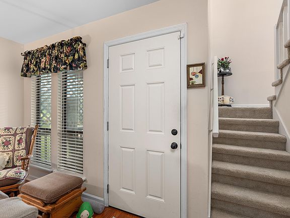 4th image of 3146 Village West Drive