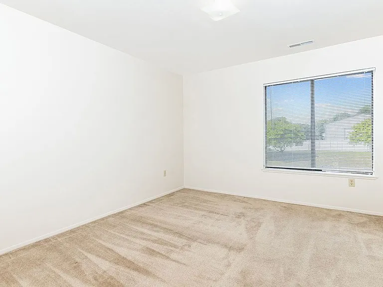Oak Shores Apartments — Photo 71