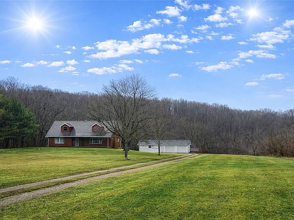 3rd image of 415 Monroe Rd