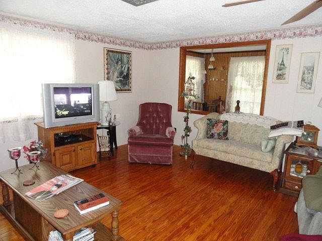 1st image of 40 Silk Oak St