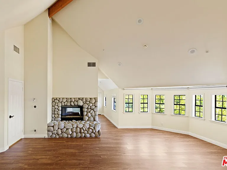 5237 San Feliciano Dr — Photo 18