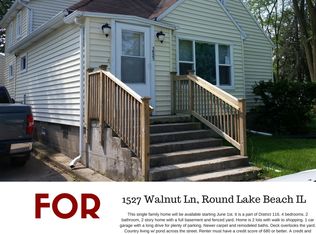 1527 Walnut Dr, Round Lake Beach, IL