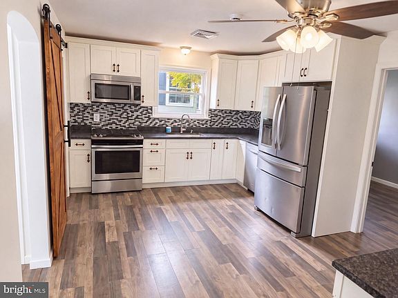 2nd image of 804 F St