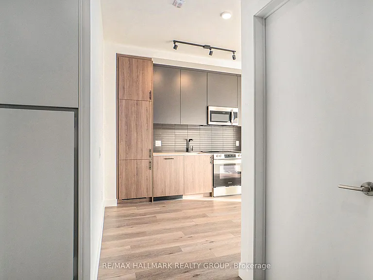 10 James St #11 — Photo 2