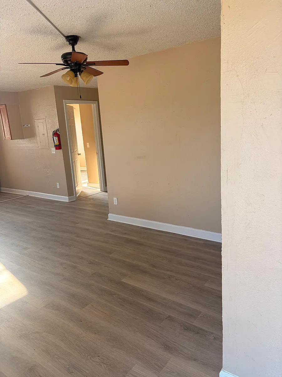 Photo 2 of 10 - 224 C St #A - Lake Wales, FL Building Photo - 224 C St #A