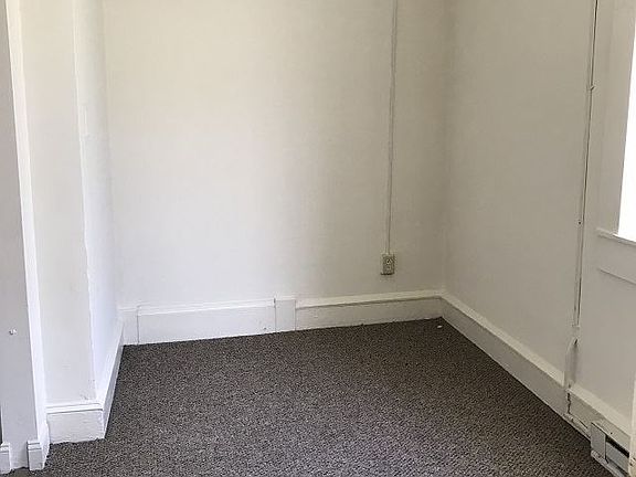 3rd image of 25 1/2 W Franklin St APT 5
