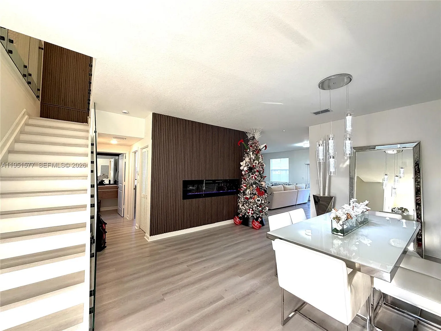 5 bed, 3.0 bath, $4,699 — Photo 4