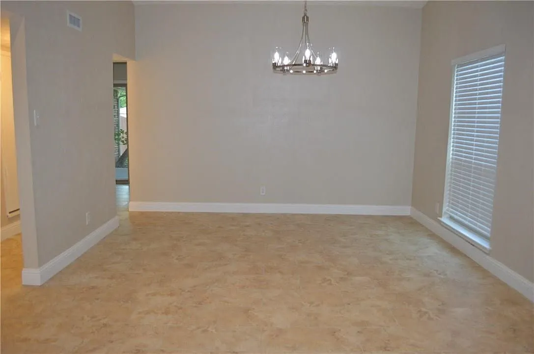 3 bed, 2.0 bath, 1791 sqft, $2,500 — Photo 4