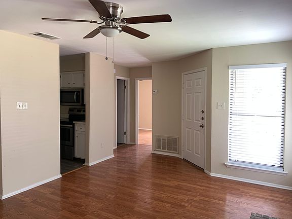 4th image of 10616 Mellow Mdws APT 6B