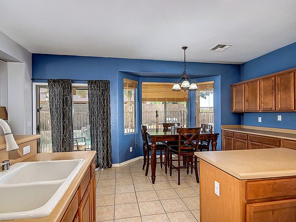 3rd image of 17438 W Crocus Dr