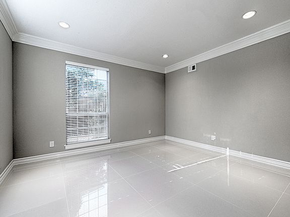 5th image of 2633 Courtside Ln