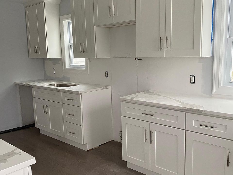 1st image of 14 Crag Ct