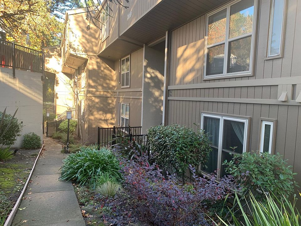 1st image of 2059 Ascot Dr Unit 112