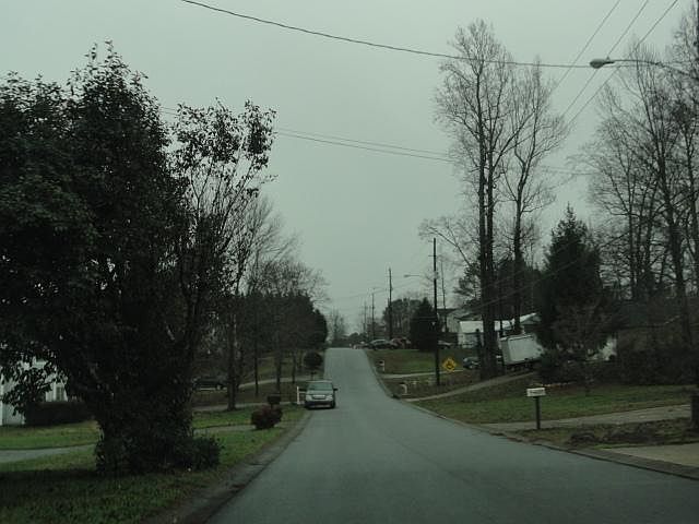 2nd image of 915 River Rock Dr