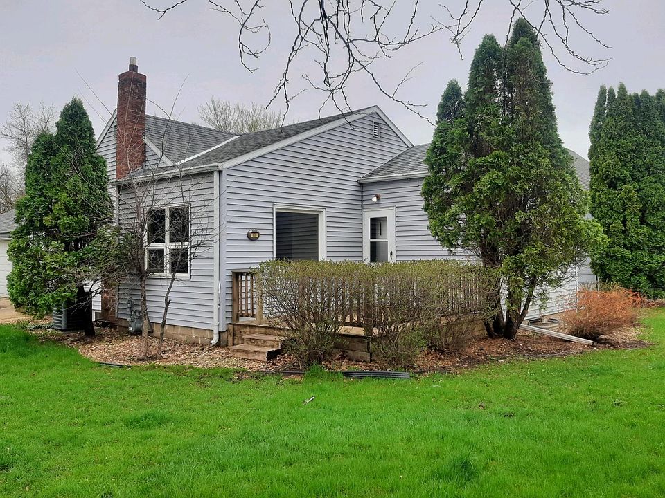 1st image of 61 10th St