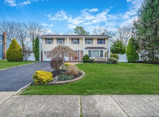 151 Wedgewood Drive, Hauppauge, NY