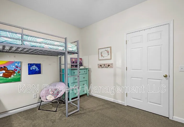 121 Tappan Zee Dr — Photo 32