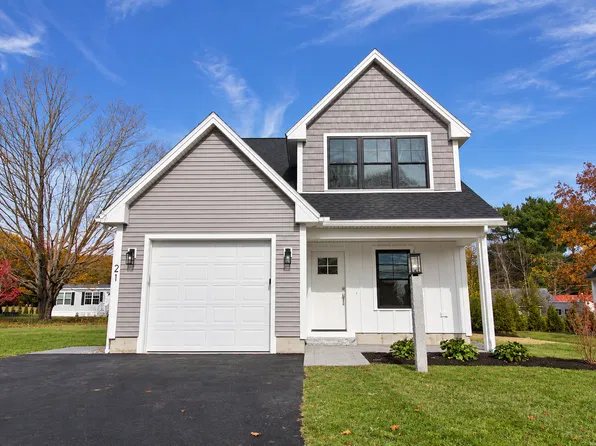 21 Beacon St, Wells, ME 04090