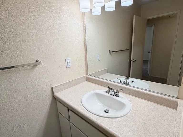 Merit Manor Apartments — Photo 48